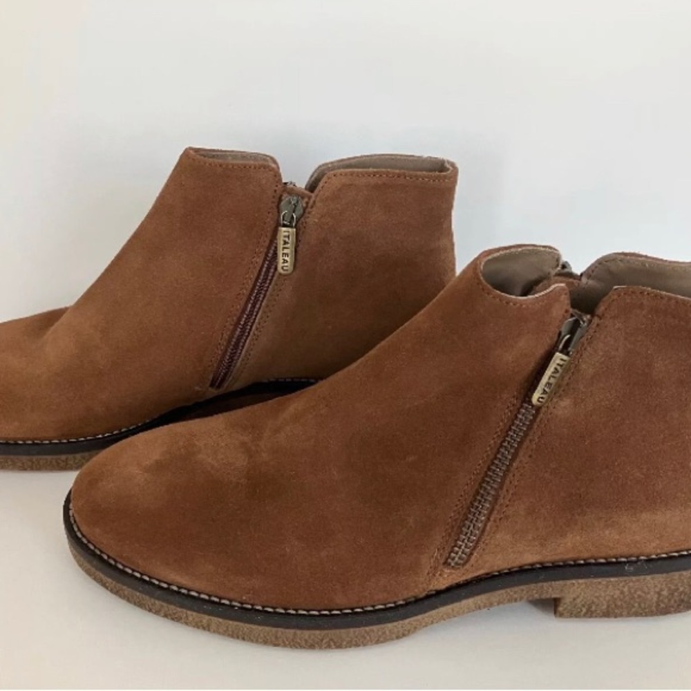 ITALEAU Waterproof Foliana Booties size 40 (9.5) Soft Suede Cognac - NEW!
